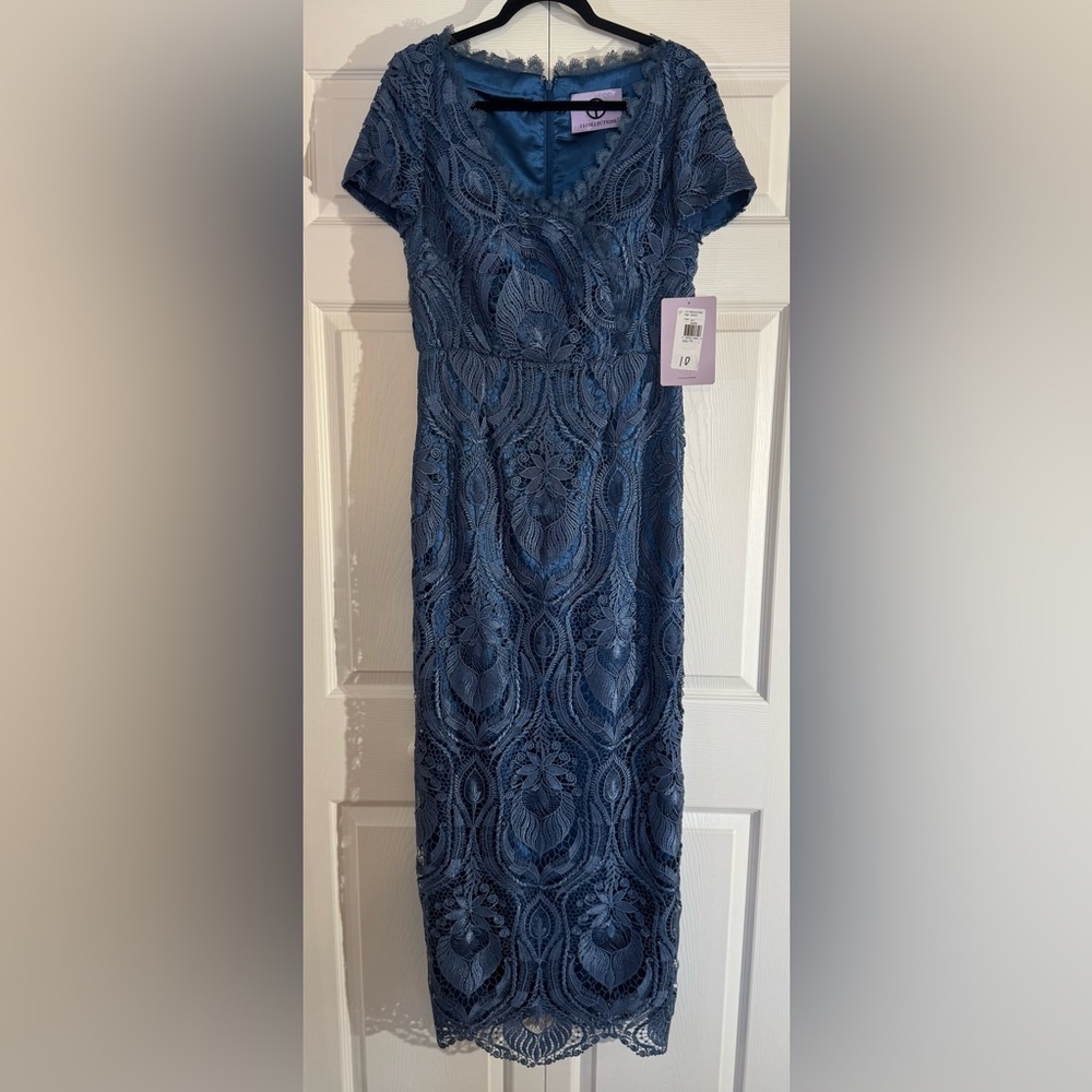 JS collections 867023 Scalloped Lace & Satin Gown Mineral Blue Mrsp $348 Size 10